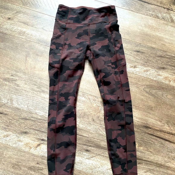 Fast and free lululemon camo leggings - Picture 1 of 9